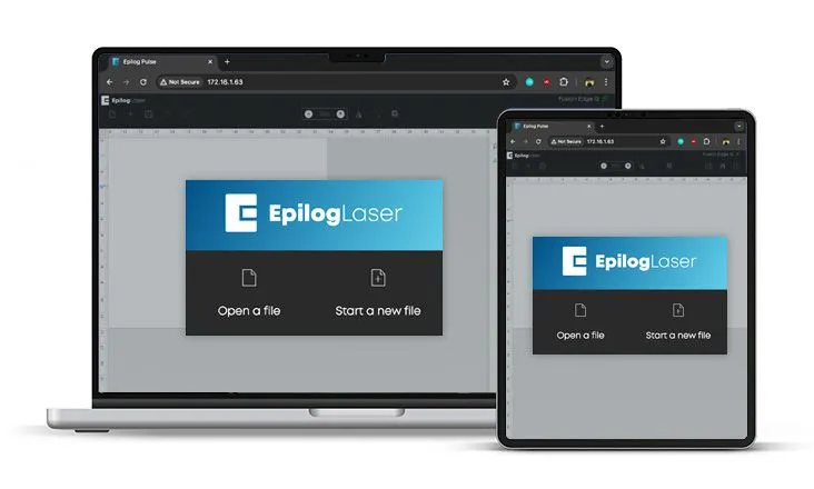 Un ordinateur portable et une tablette affichent la même interface logicielle Epilog Laser, permettant aux utilisateurs de gérer les paramètres laser de la machine et de choisir d'ouvrir un fichier ou de démarrer un nouveau projet directement à partir d'un navigateur Web.